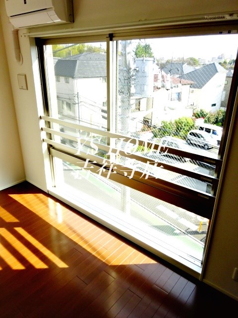 ウェルスクエアイズム高井戸 ベランダ