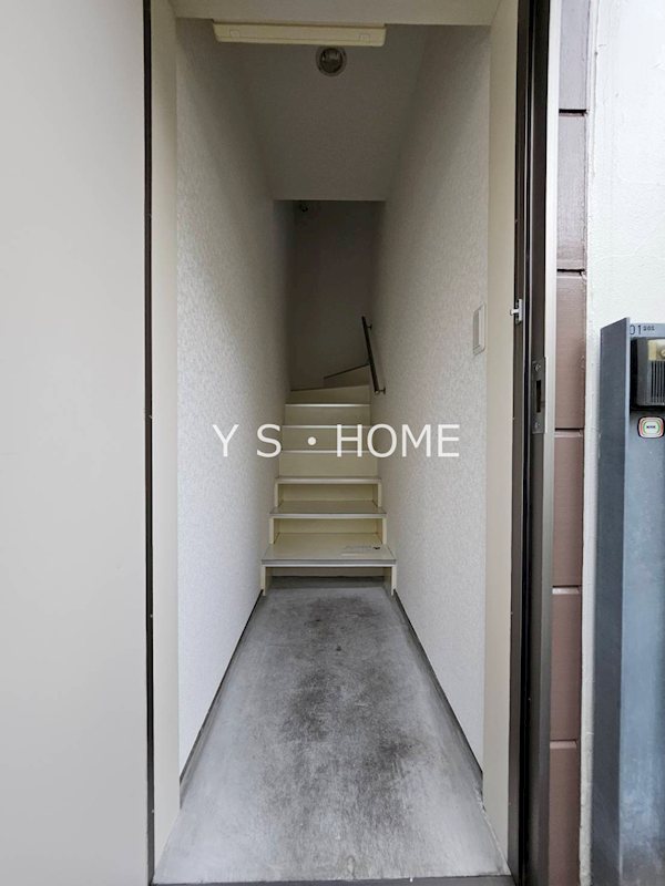 Hana Apartment  玄関