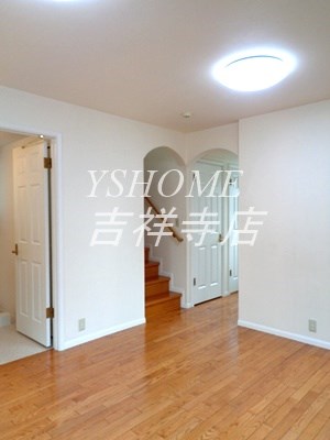 深大寺東町一戸建B棟 リビング