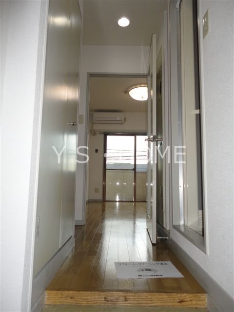 アメニティ・93 玄関