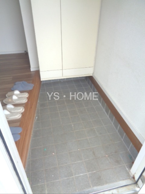 グレースハウス A  玄関