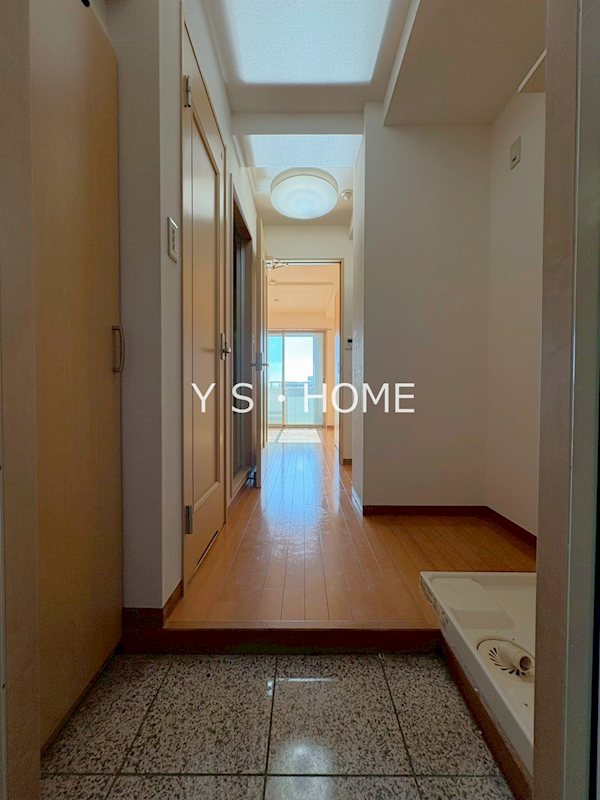 カリスヤマガ 玄関