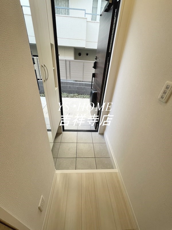 アナシエ下連雀  玄関