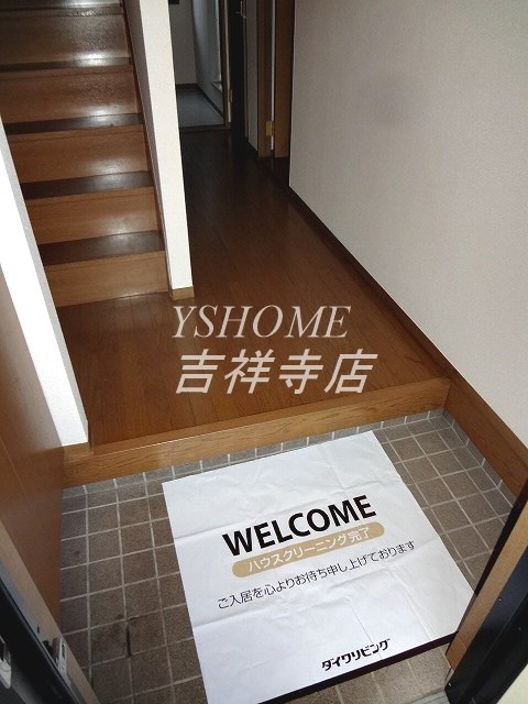 サンクレストA棟 玄関