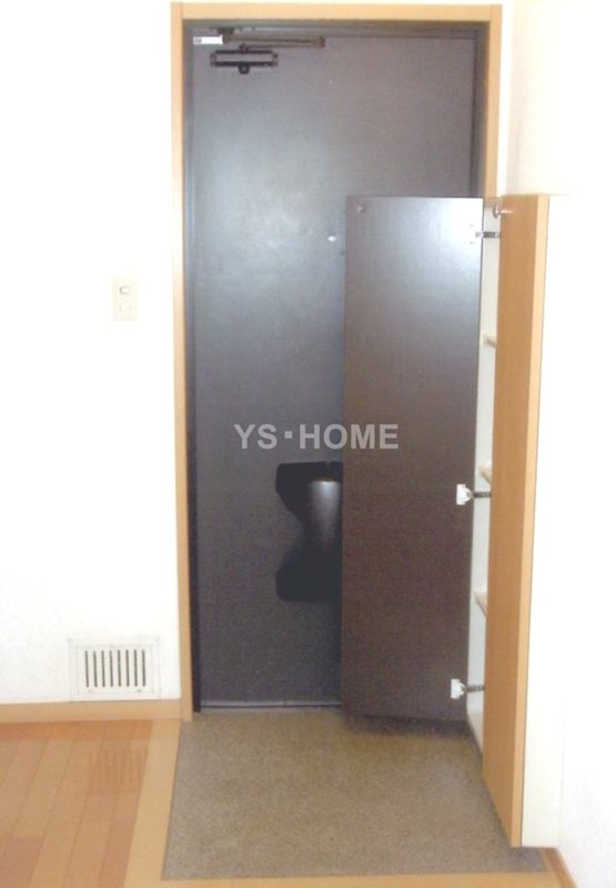 プルミエール天沼 玄関