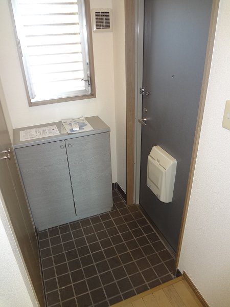 クレール上荻 玄関