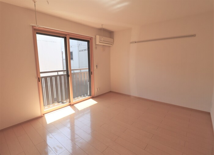 アンフラーゼ リビング