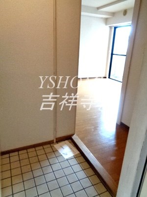 プラティーク武蔵関 玄関