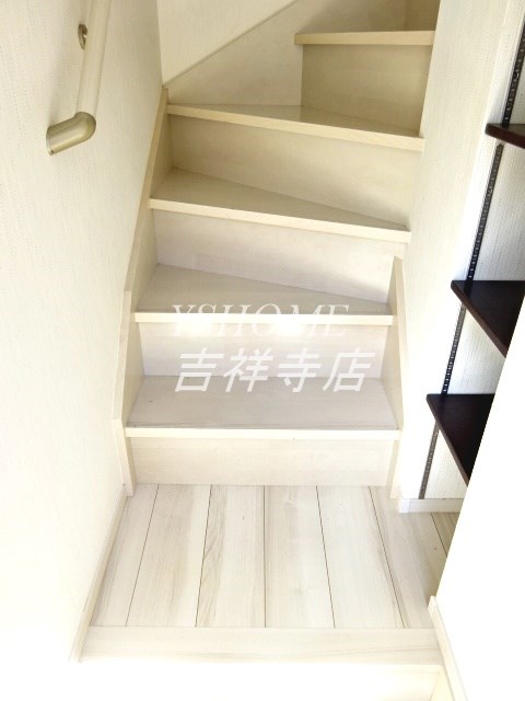 ソレイユ吉祥館 玄関