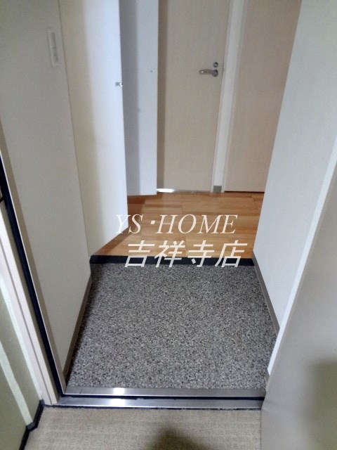 プライムアーバン西荻窪Ⅱ  玄関