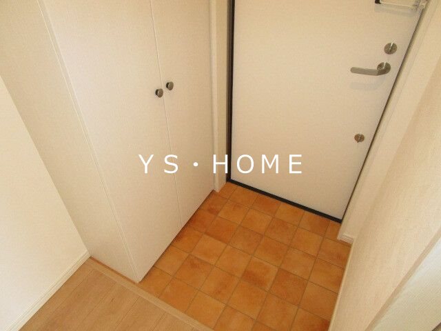 アルマコート 玄関