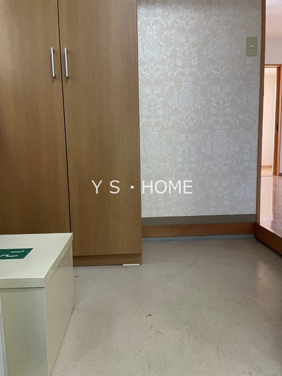 ホワイトビル 玄関