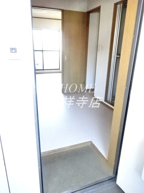 メゾン・ド・ルポ 玄関