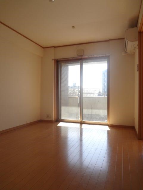 エクセラン　ミカミ リビング