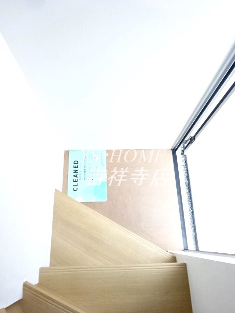 オーパスワン松庵 玄関