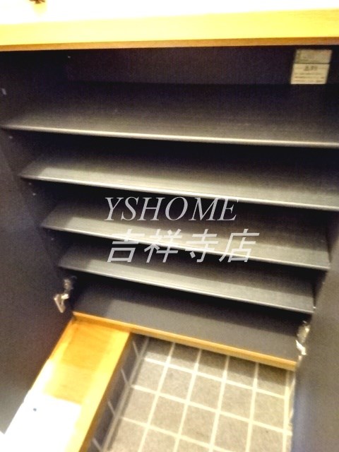 ピュアコートM  玄関