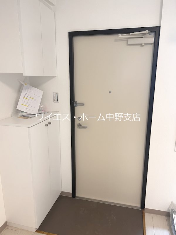 チョコラータ中野 玄関