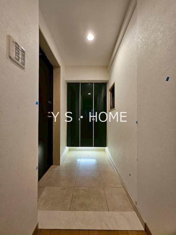 ファミールスクエア国分寺  玄関