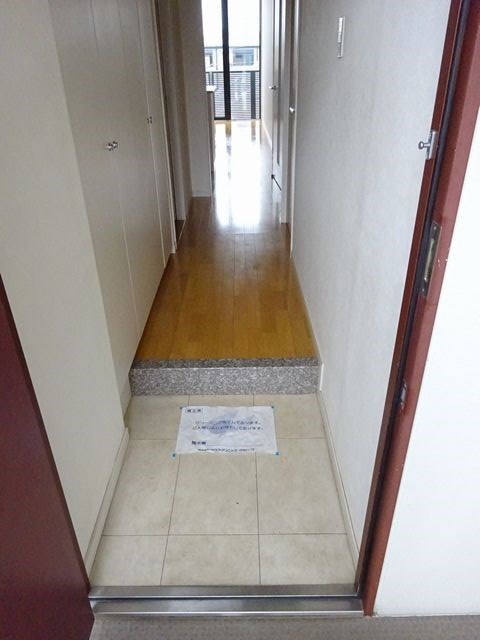 ラフィネＳ国分寺 玄関