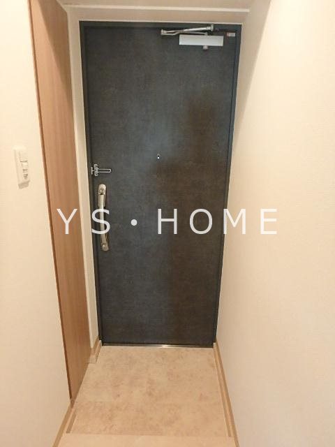 グロウズ西荻窪　GROWS西荻窪   玄関