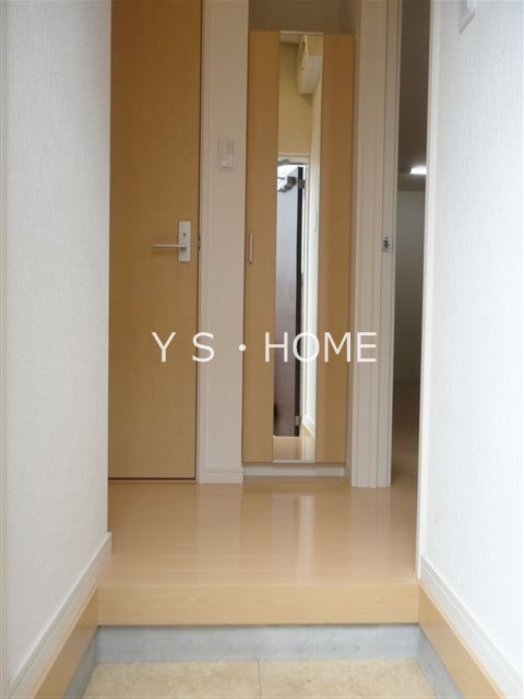 メゾン宇都木 玄関