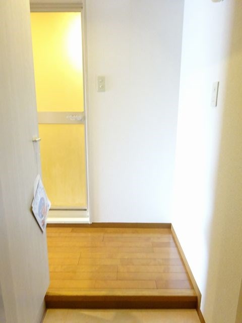 ＹＵＵＷＡ国立 玄関