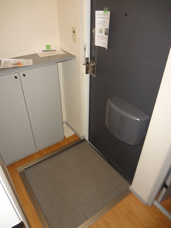 N・ソレアード A棟 玄関