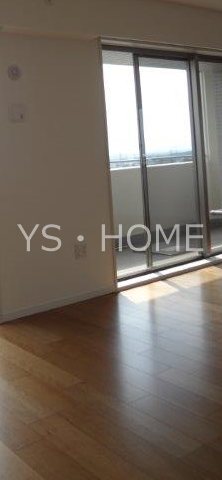 デライトシティ　ブレスコート リビング