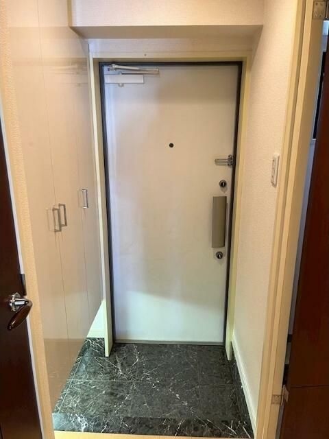 ベルジュール国立谷保 玄関