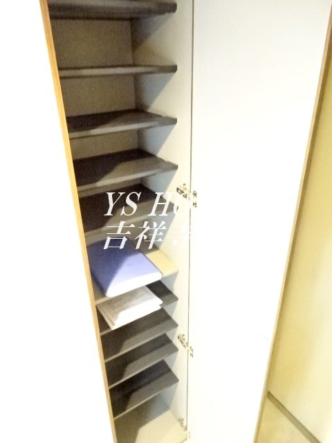 ゼルコバレジデンス 玄関