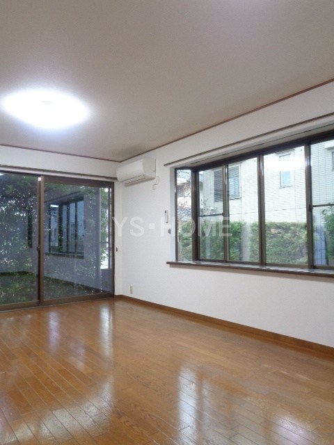 メルヴェーユ荻窪 001F リビング