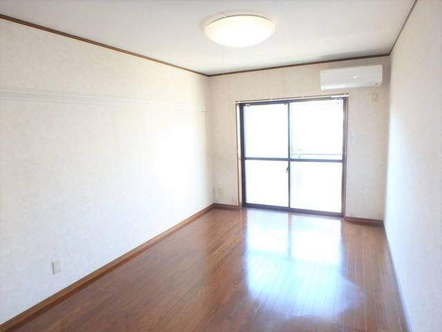 ペニーロイヤル リビング