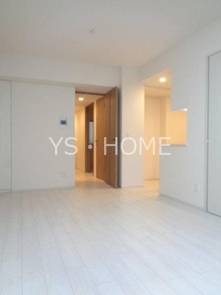 トラープランド翠命館 リビング