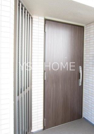 トラープランド翠命館 玄関