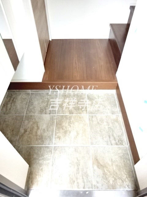 メゾン ド ボヌールB棟 玄関