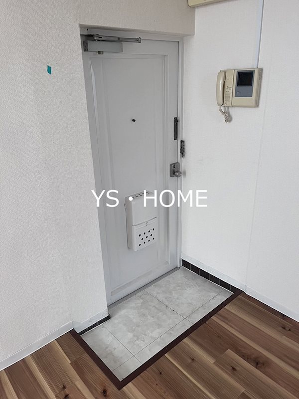 秀明コーポラス 玄関