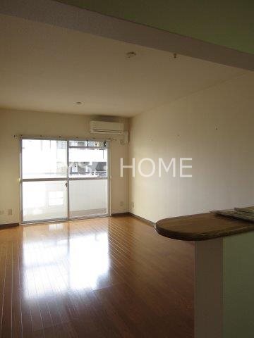 コーポレート小金井梶野通り6号棟  リビング