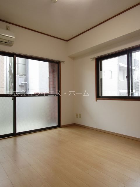 千代鶴ビル リビング