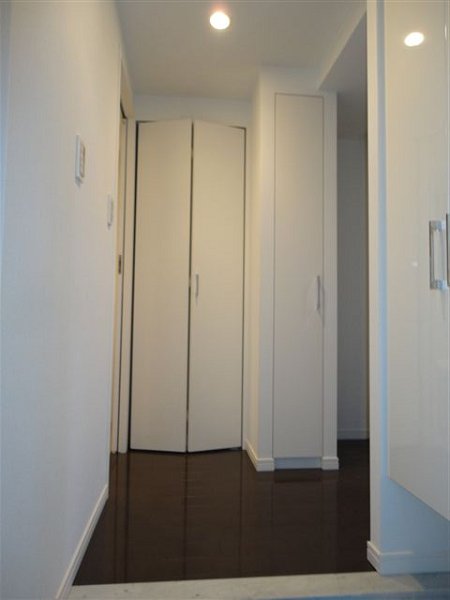 BPRレジデンス国立 玄関