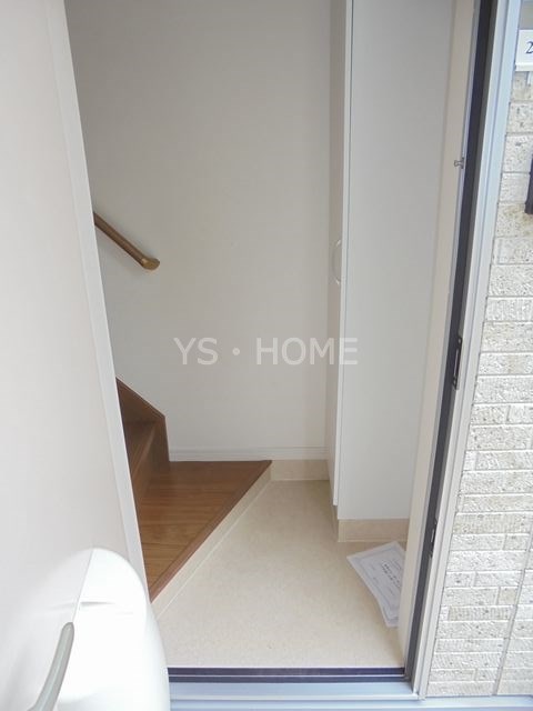 レジデンス小金井 玄関