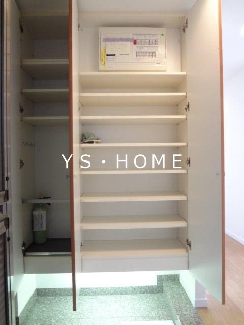 デライトシティブレスコート 玄関