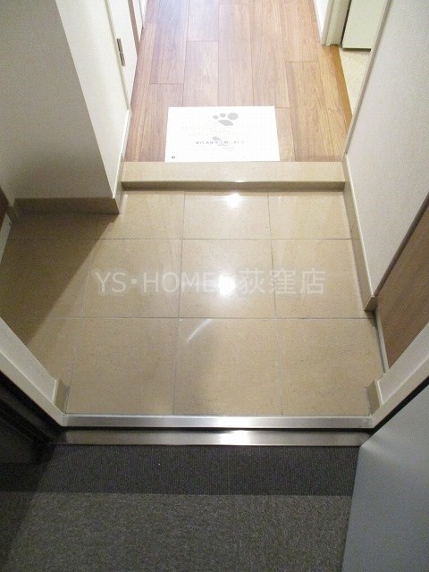 レジディア荻窪Ⅲ 玄関