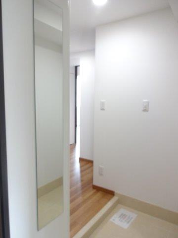 吉祥寺・オリーブの庭　西棟 玄関