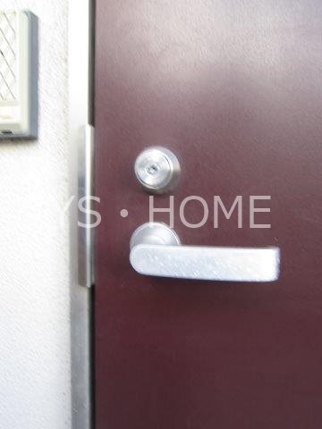 ワイエスハイム 玄関