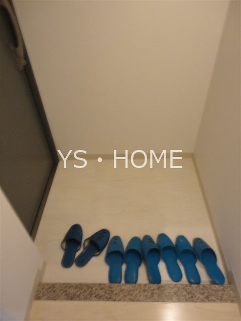 フェリーチェ国立 玄関