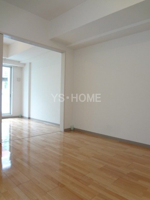 プライムアーバン西荻窪Ⅱ リビング