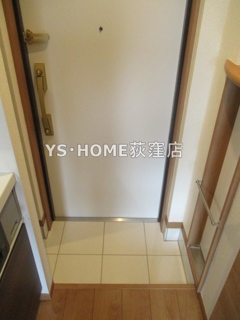 モン・シャトー松庵 玄関