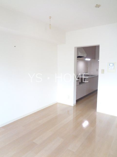 コーポレート小金井梶野通り　6号   リビング