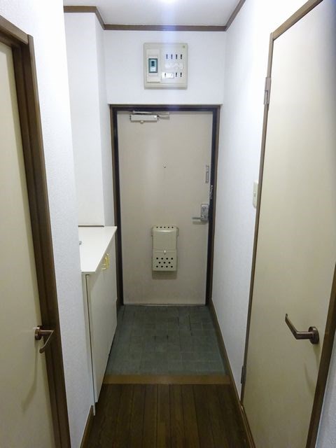 ロイヤルストーク国分寺 玄関