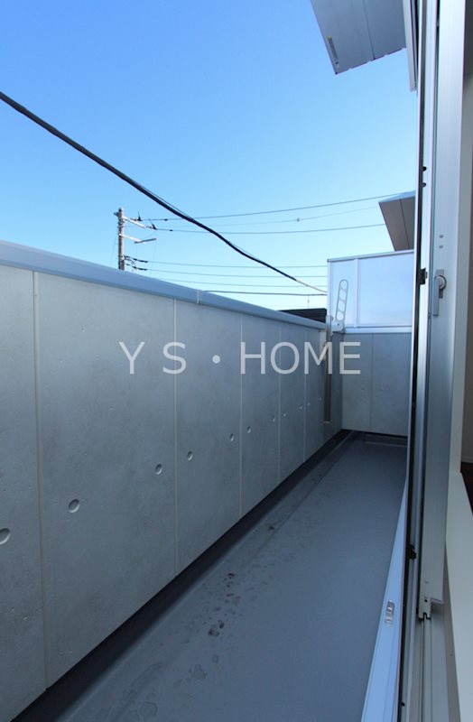 earthmore（アースモア） ベランダ